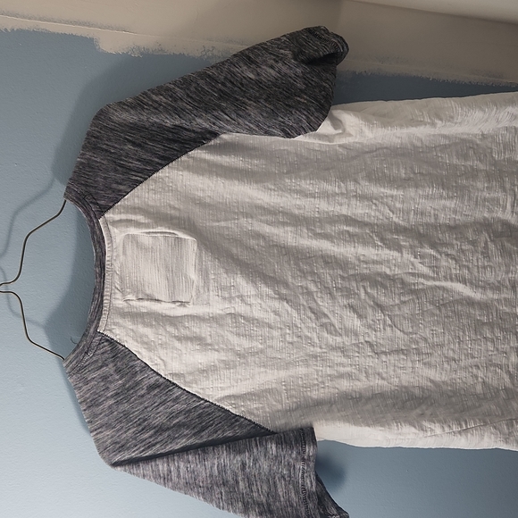 White and Gray 3 button collar front pocket t-shirt - Picture 5 of 5